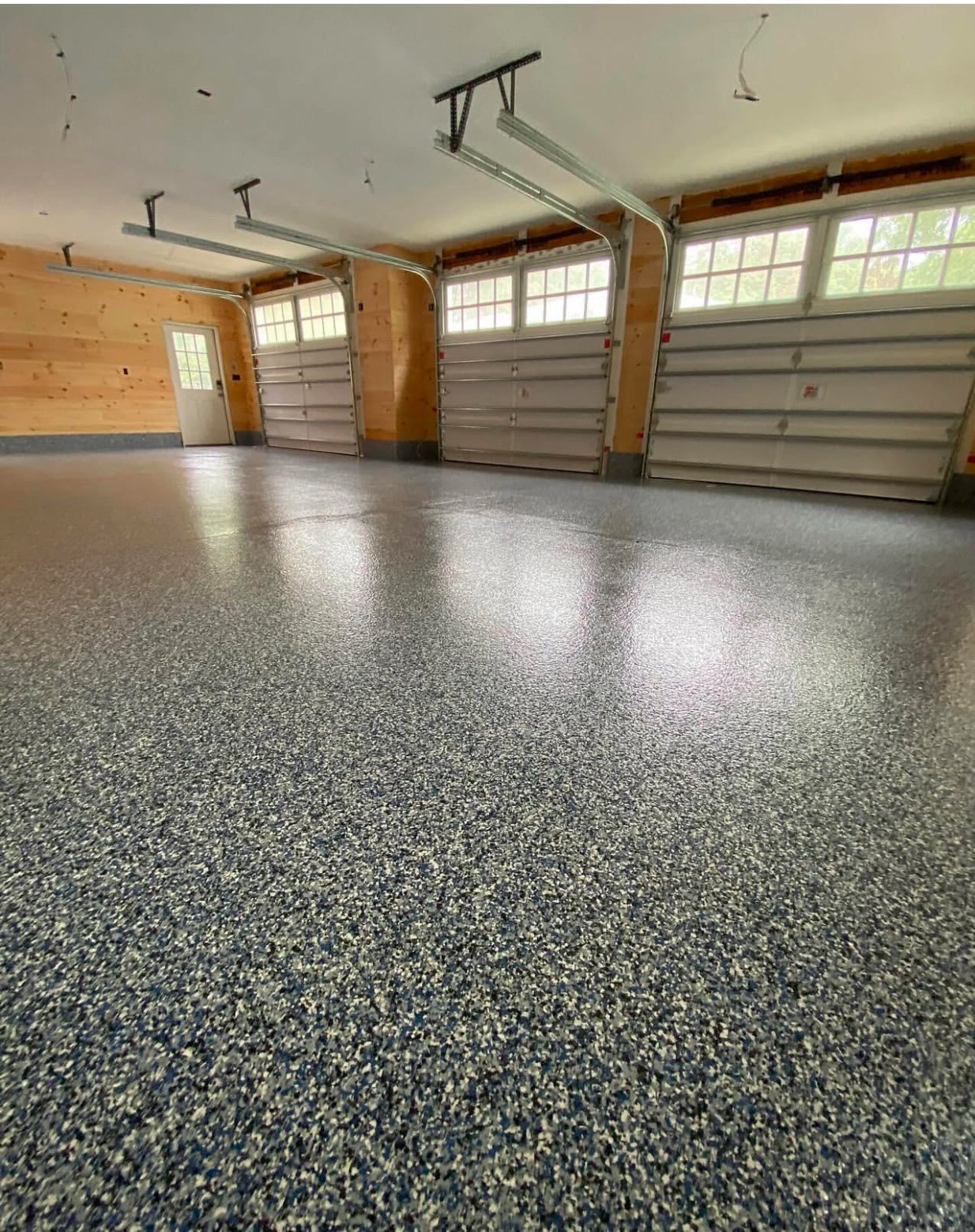 flake-floor-footer 3-car-garage-flake-floor
