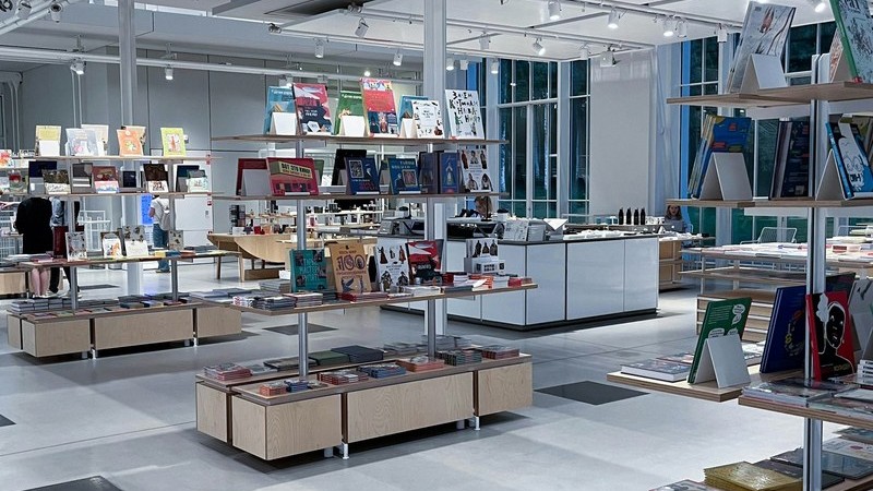 body_commercial_retail_800x450 Polished commercial floor coating in a retail storefront environment