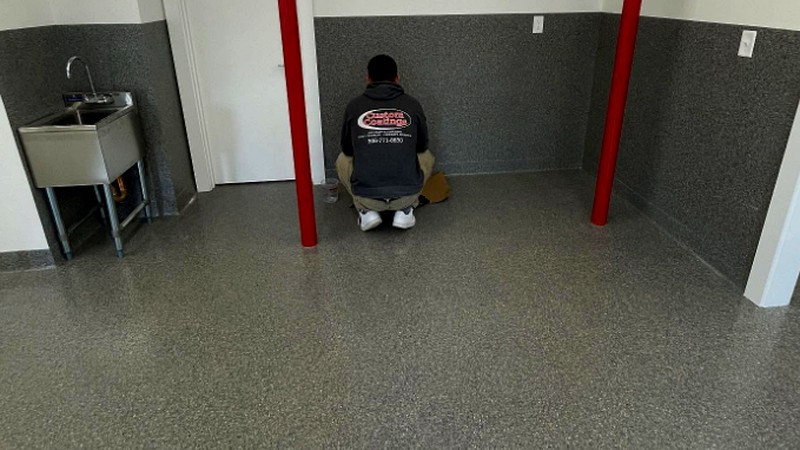 custom_coatings_installer_flake_floor_800x450